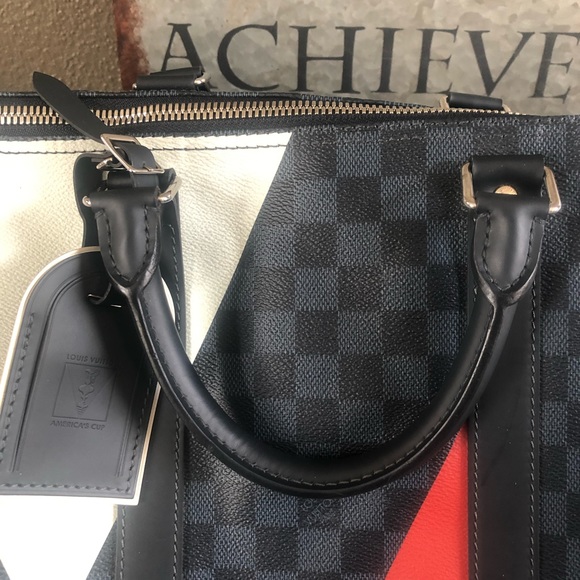 Louis Vuitton travel bag limited addition - Picture 6 of 16